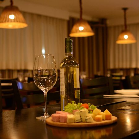 Hotel Anahi Жабуатан-дус-Гуарарапіс Екстер'єр фото